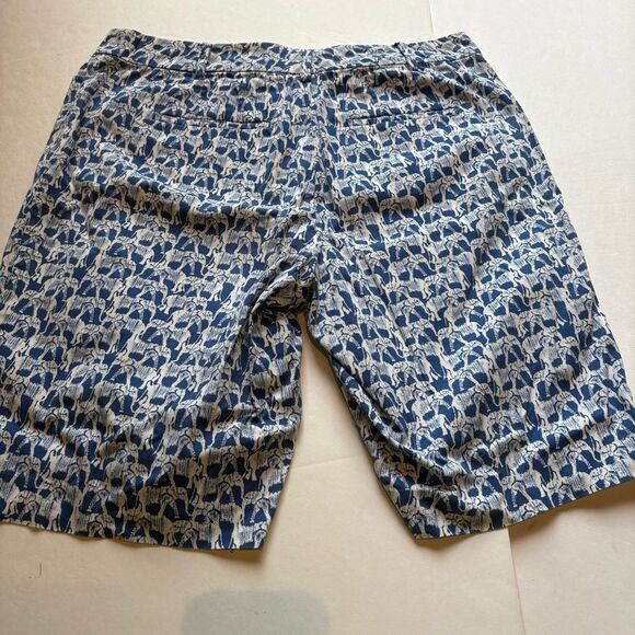 Talbots Women's Blue and White Elephant Patterned Bermuda Shorts Size 10 - Picture 2 of 8
